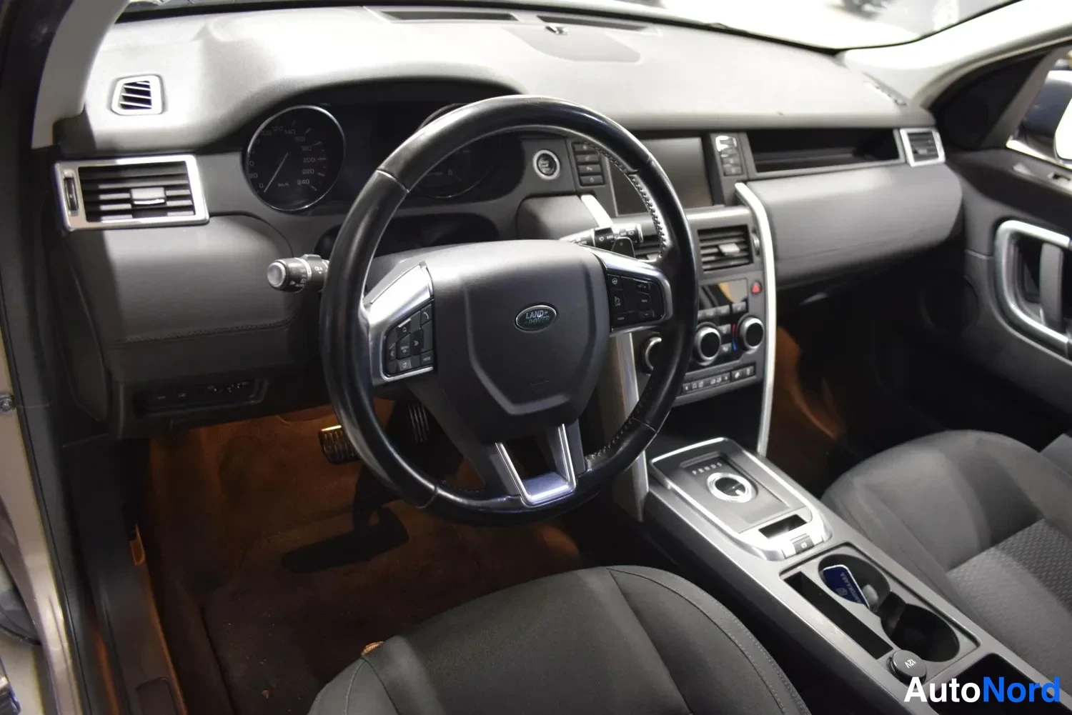 Harmaa Land Rover Discovery Sport 2015, ulkokuva 8 – Raisio