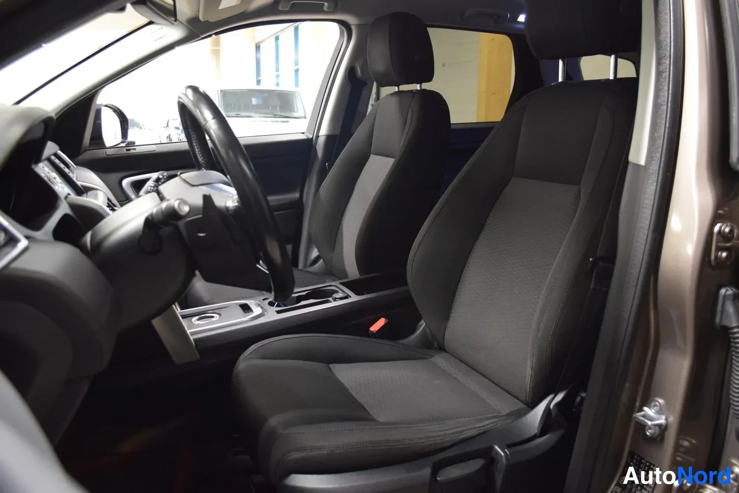 Harmaa Land Rover Discovery Sport 2015, ulkokuva 9 – Raisio