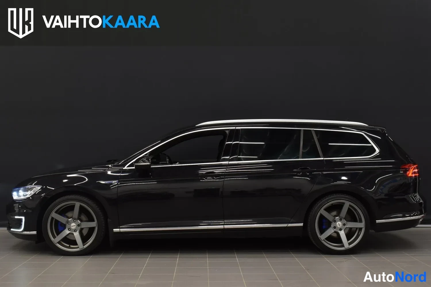 Musta Volkswagen Passat Variant 2017, ulkokuva 2 – Raisio