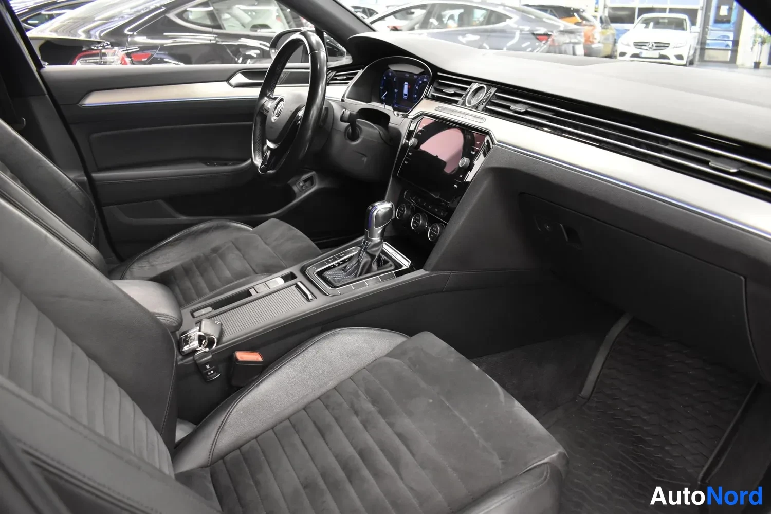 Musta Volkswagen Passat Variant 2017, ulkokuva 11 – Raisio