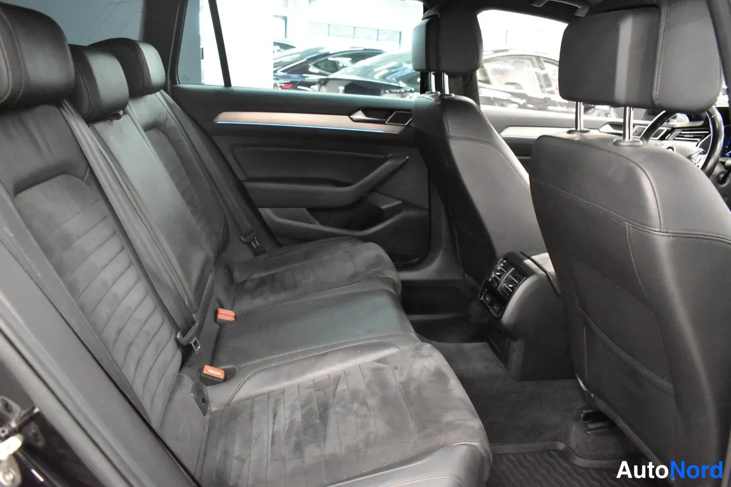 Musta Volkswagen Passat Variant 2017, ulkokuva 13 – Raisio