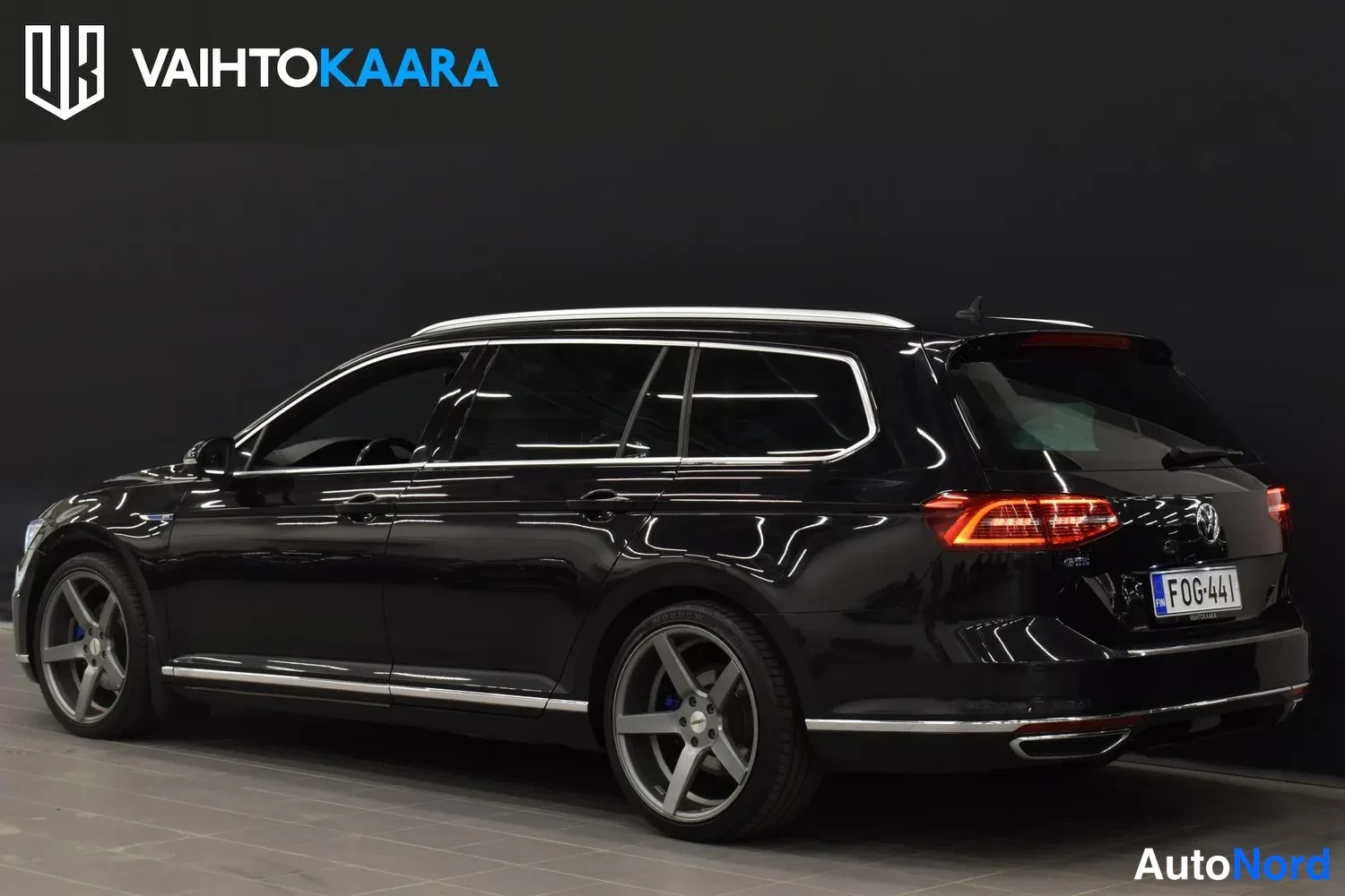 Musta Volkswagen Passat Variant 2017, ulkokuva 3 – Raisio