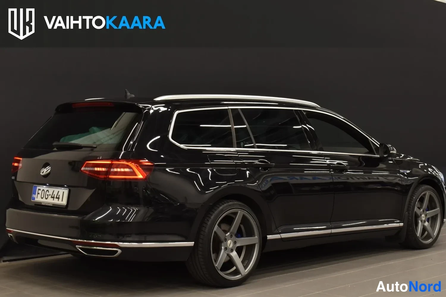 Musta Volkswagen Passat Variant 2017, ulkokuva 4 – Raisio