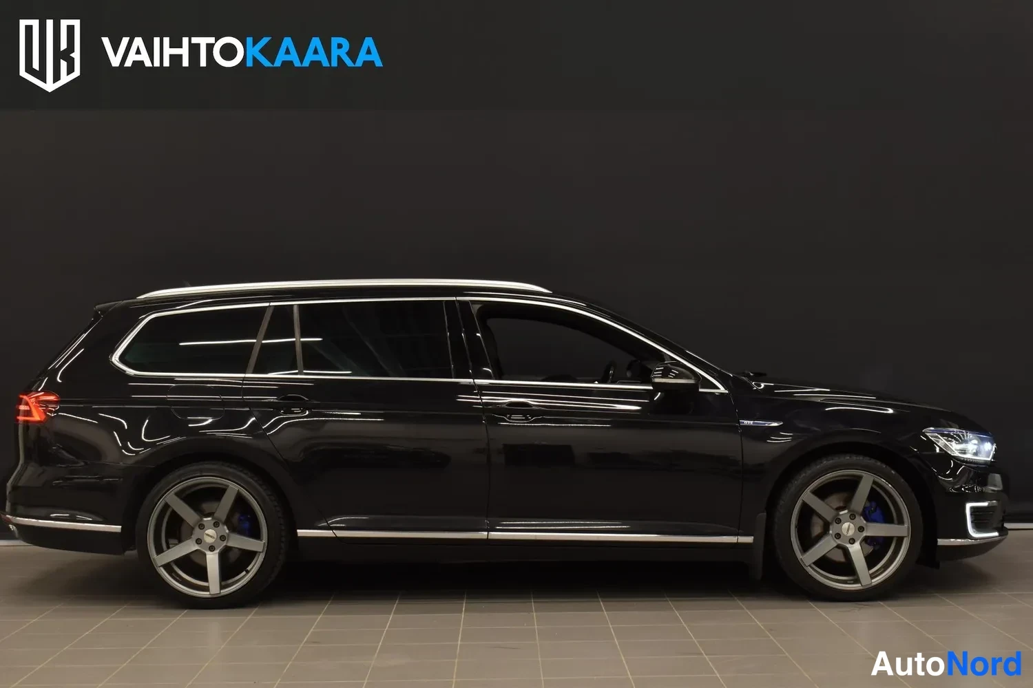 Musta Volkswagen Passat Variant 2017, ulkokuva 5 – Raisio