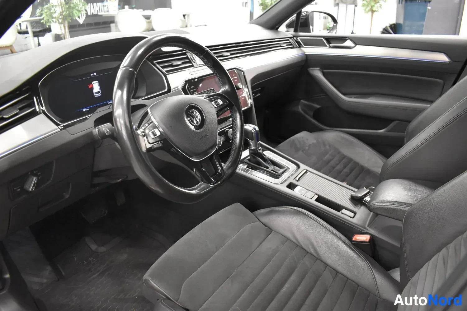 Musta Volkswagen Passat Variant 2017, ulkokuva 7 – Raisio