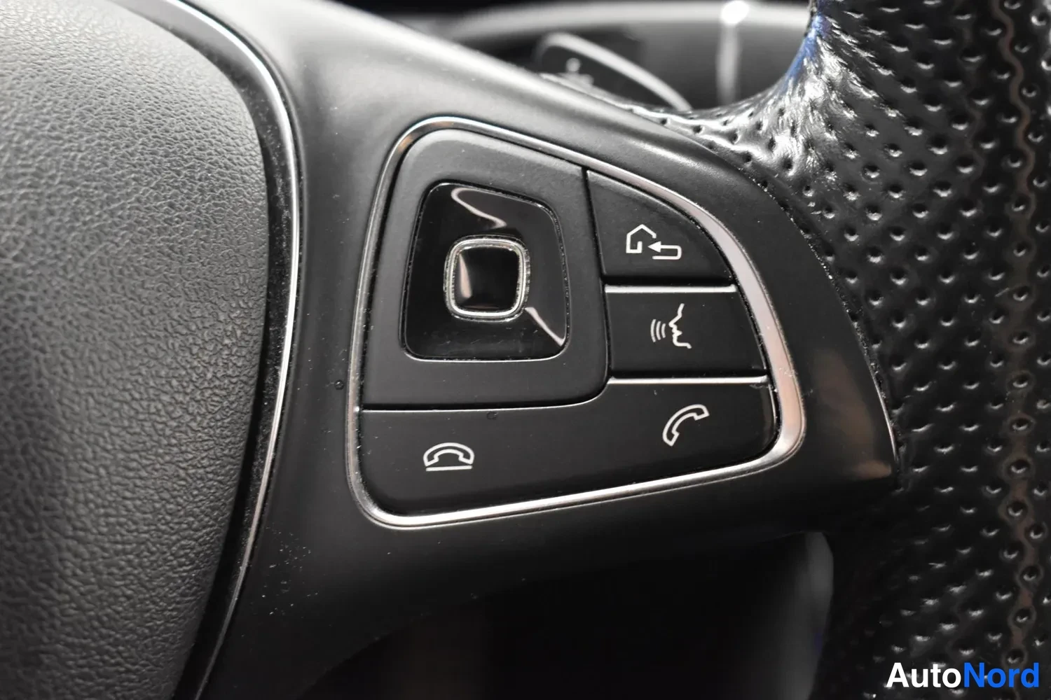 Musta Mercedes-Benz E 220 d 4MATIC 2018, ulkokuva 14 – Raisio