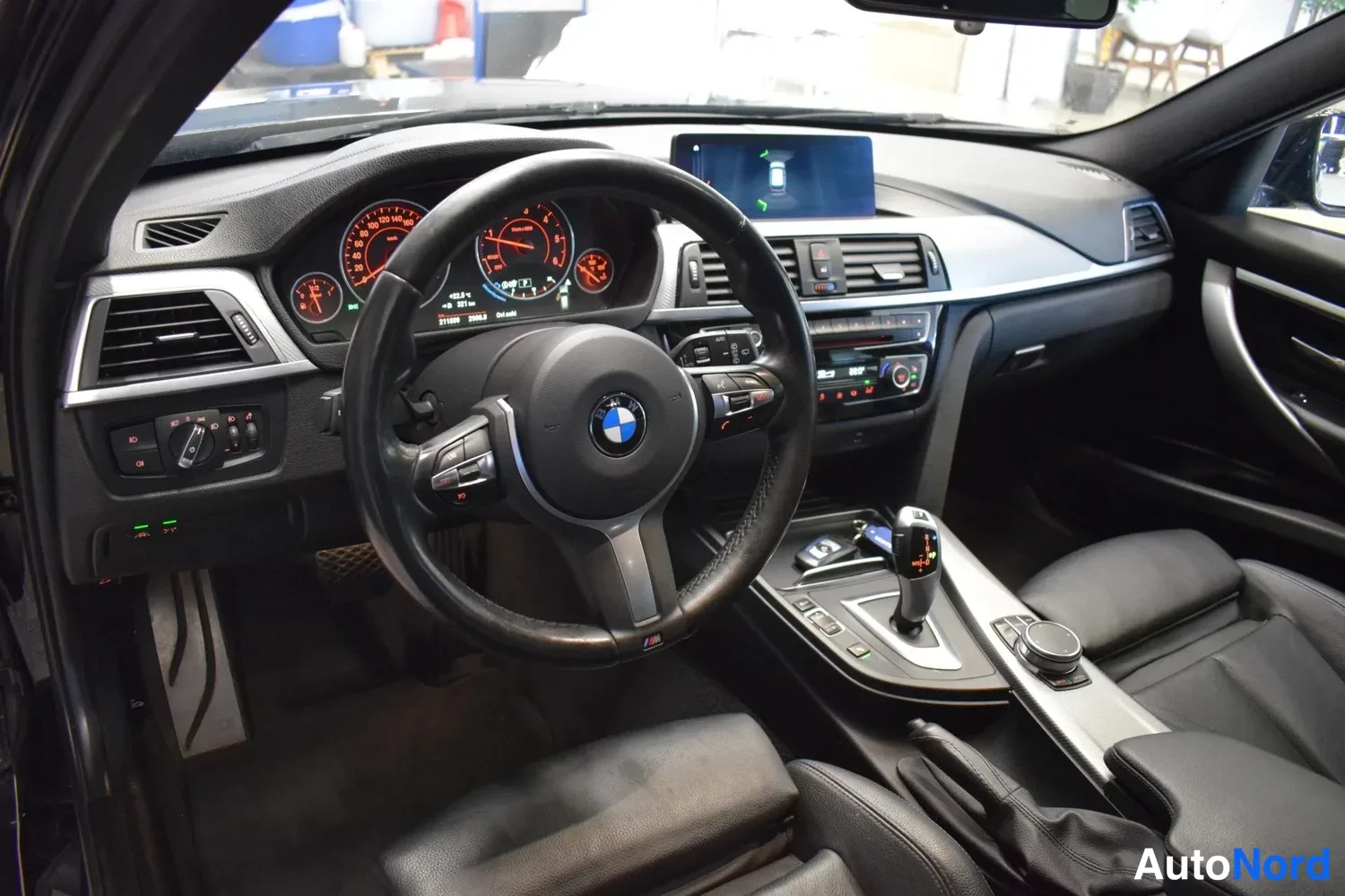 Musta BMW 320d xDrive 2019, ulkokuva 7 – Raisio