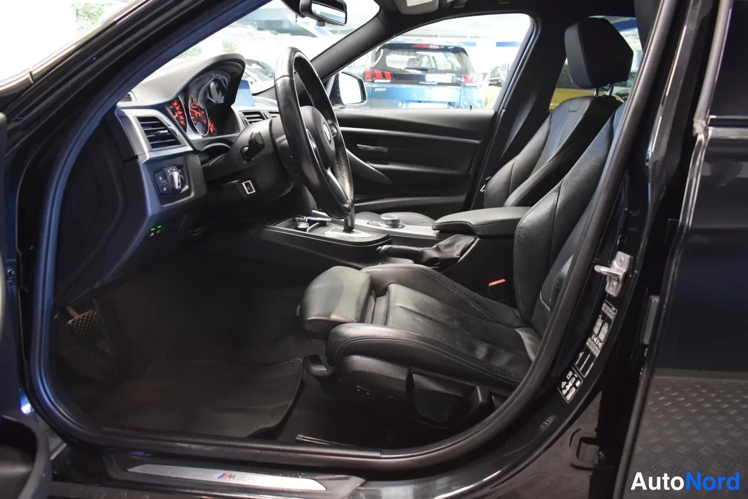 Musta BMW 320d xDrive 2019, ulkokuva 8 – Raisio