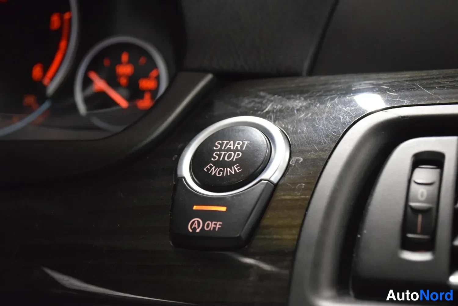 Musta BMW 530d xDrive 2013, ulkokuva 28 – Raisio