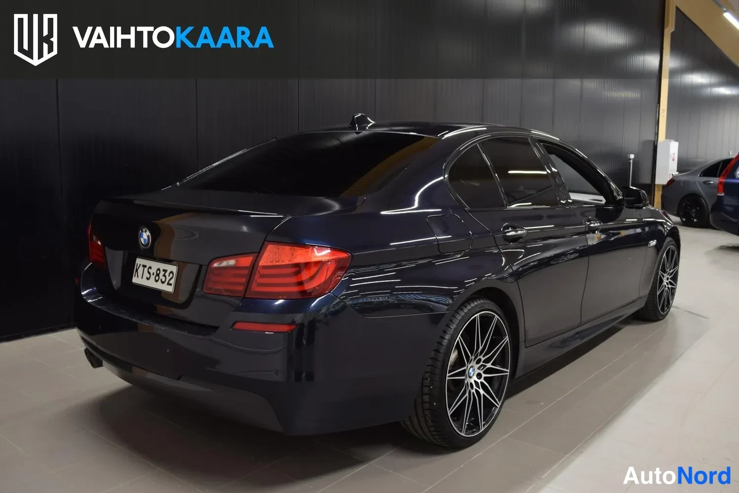 Musta BMW 530d xDrive 2013, ulkokuva 4 – Raisio