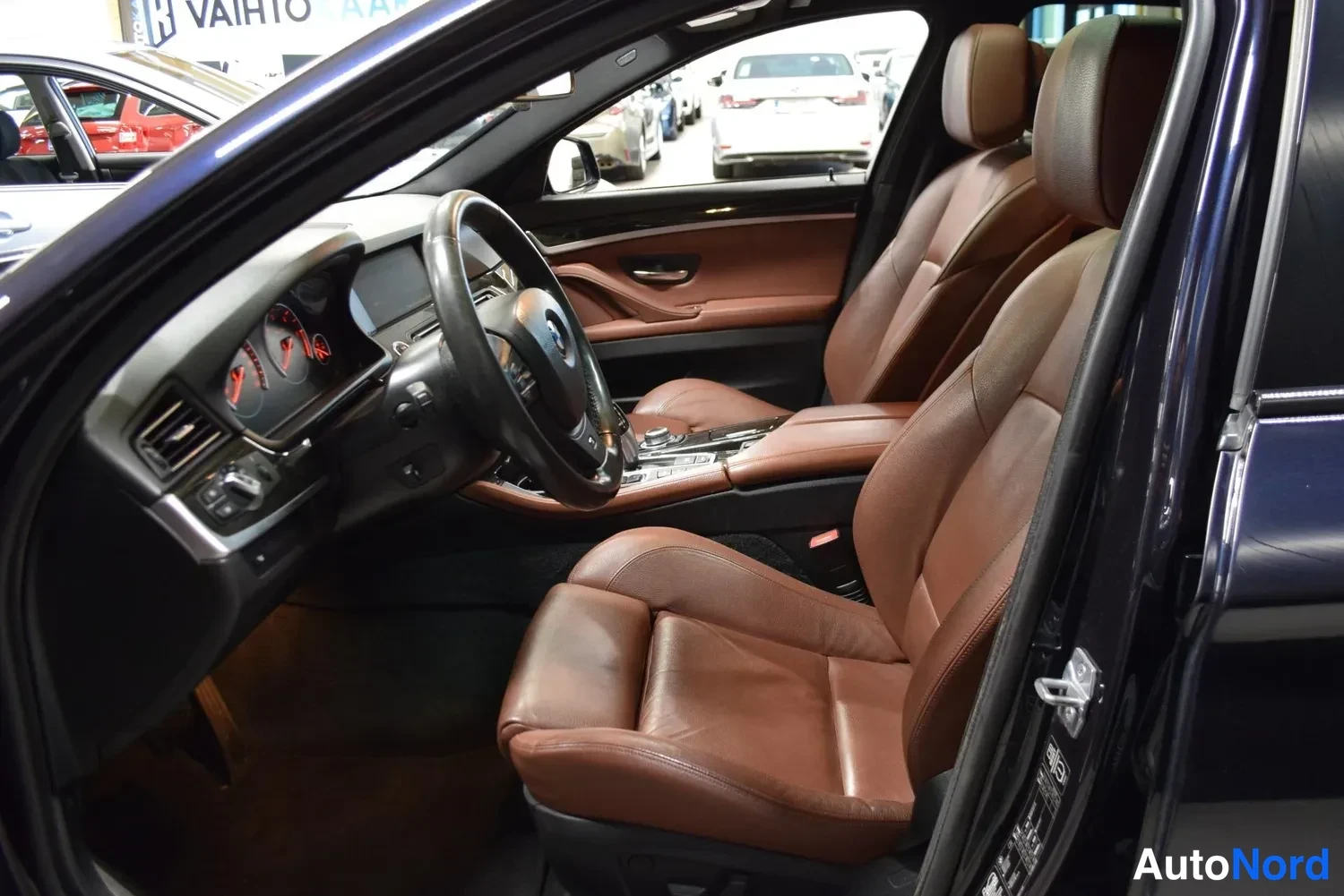 Musta BMW 530d xDrive 2013, ulkokuva 7 – Raisio