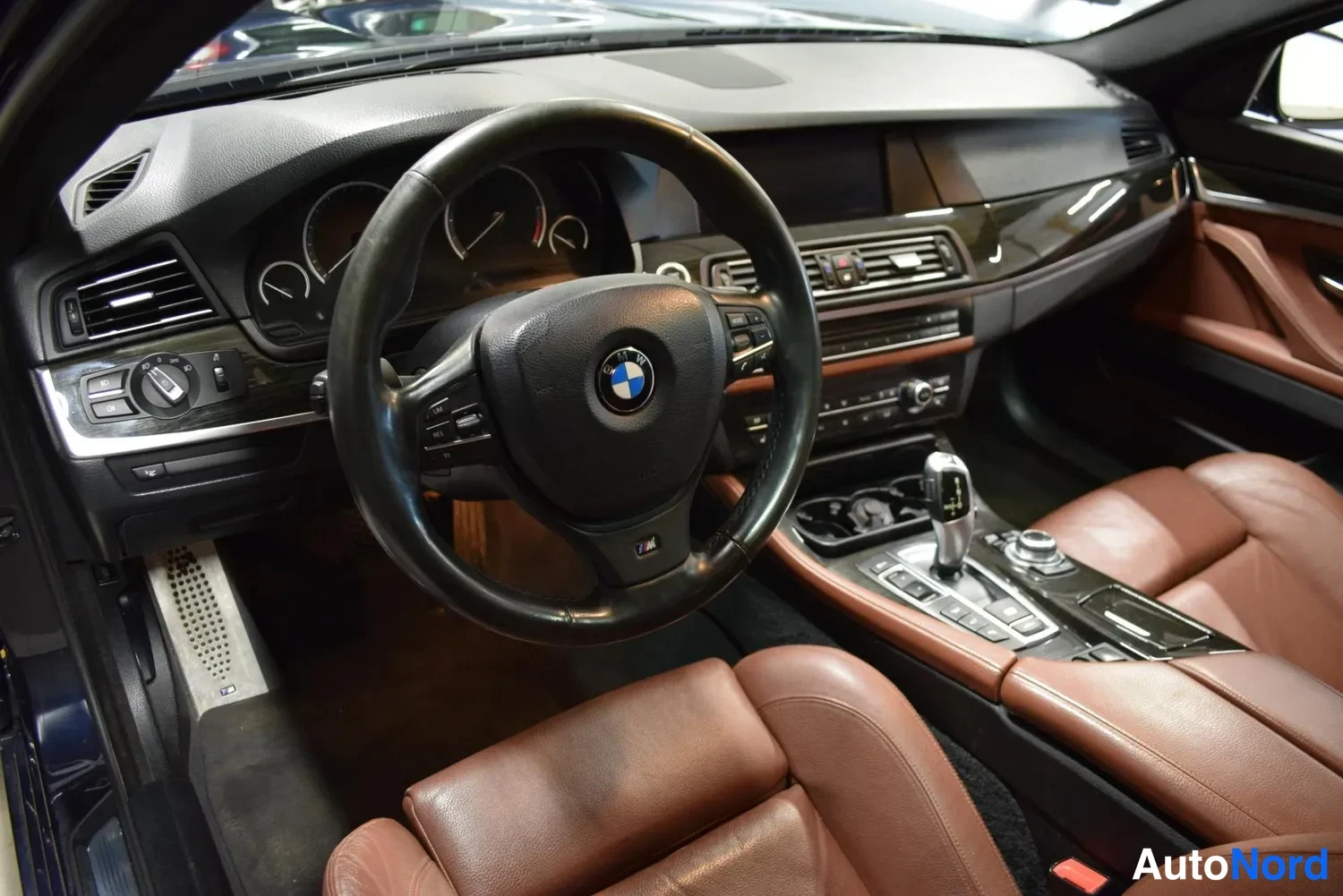 Musta BMW 530d xDrive 2013, ulkokuva 8 – Raisio