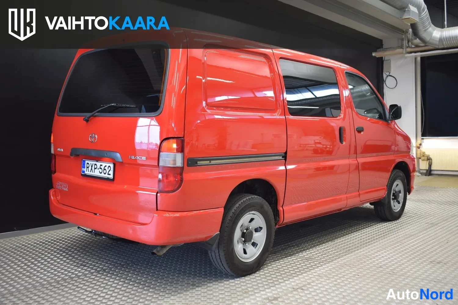 Punainen Toyota Hiace 2008, ulkokuva 4 – Raisio