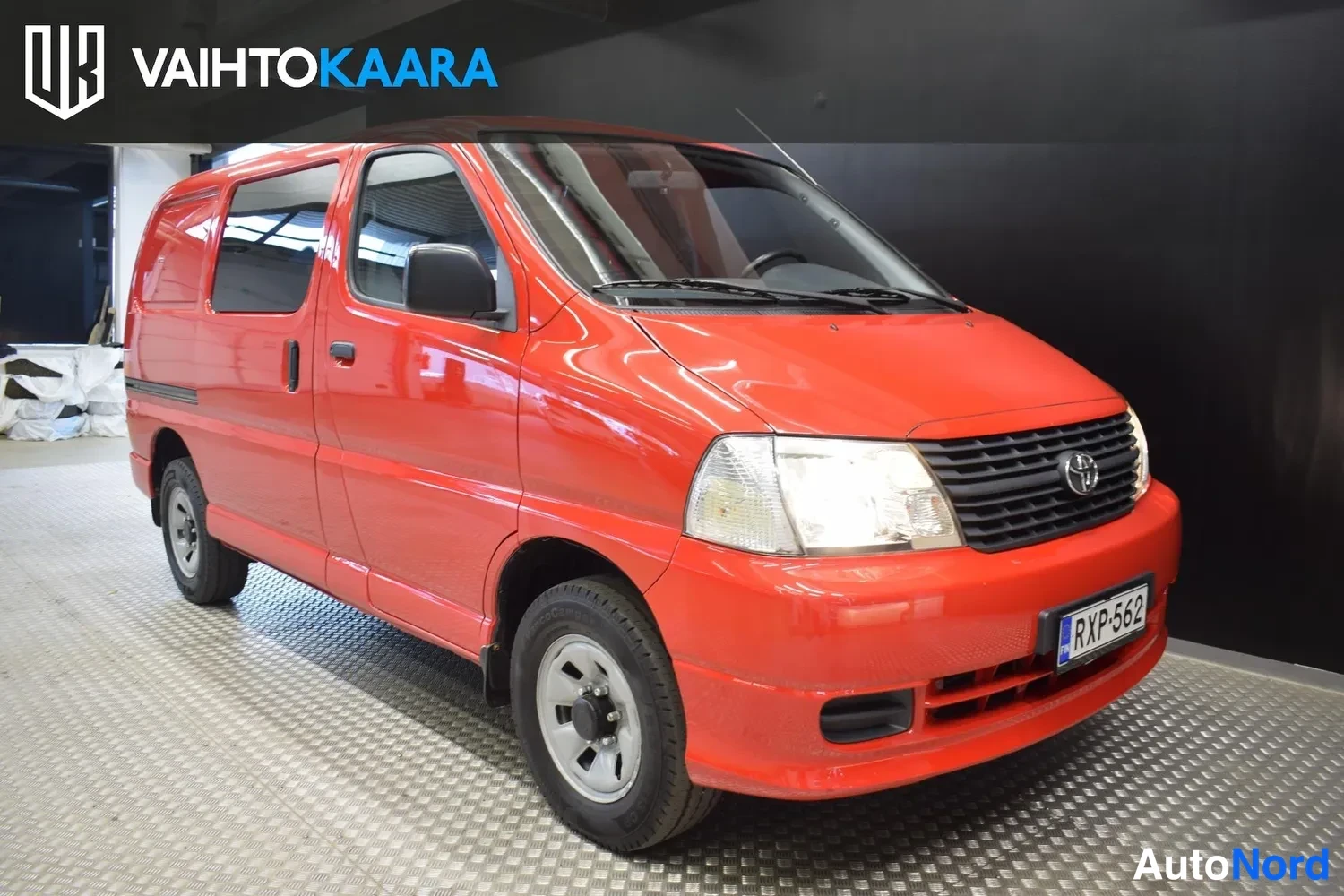 Punainen Toyota Hiace 2008, ulkokuva 6 – Raisio