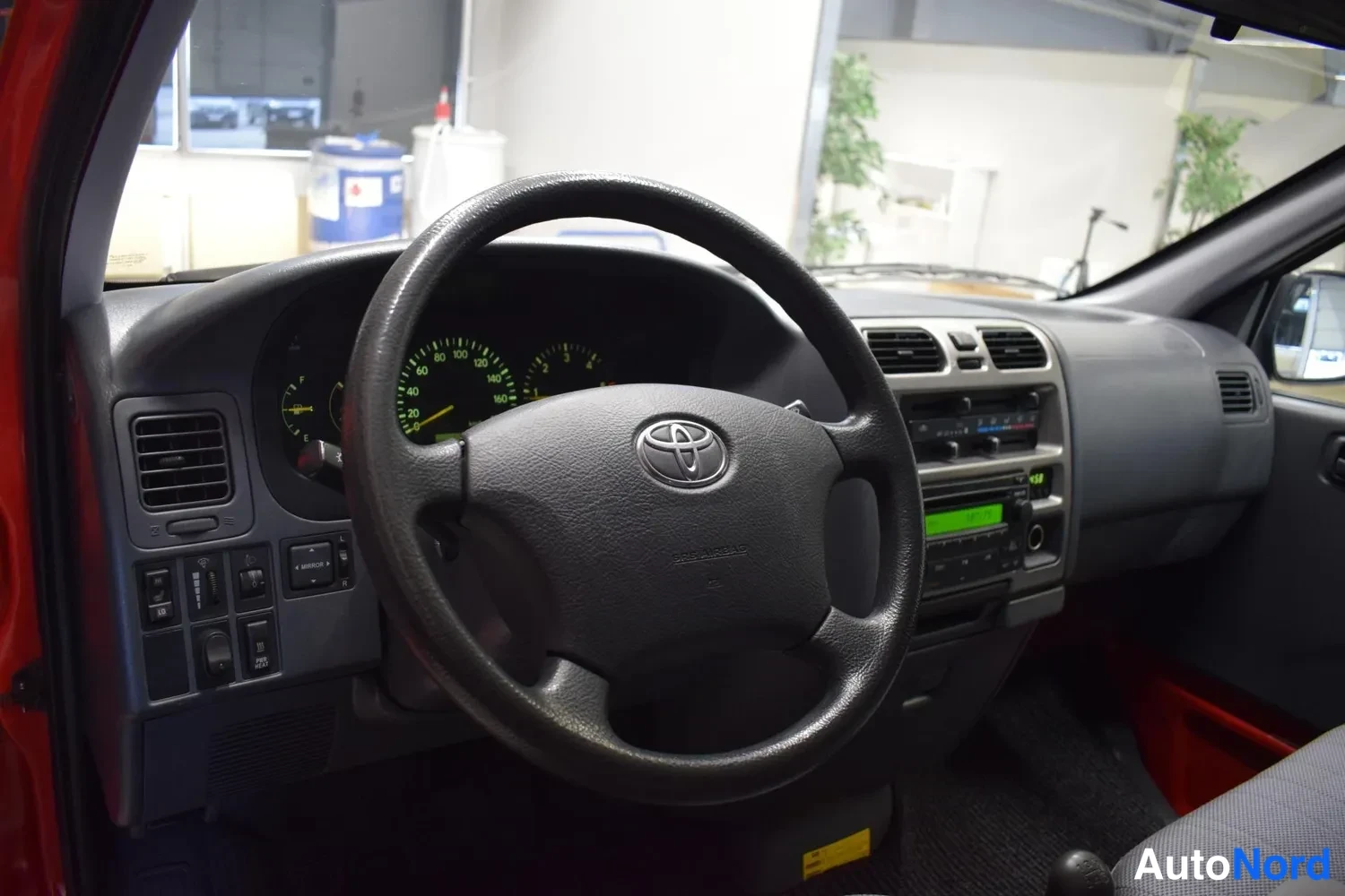 Punainen Toyota Hiace 2008, ulkokuva 8 – Raisio