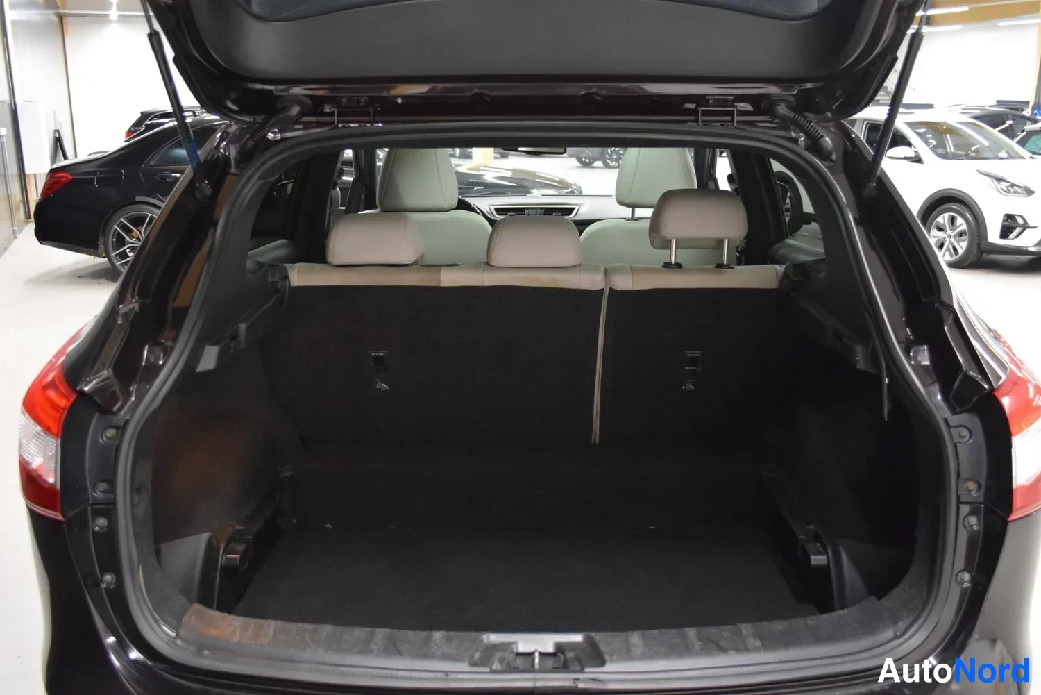 Violetti Nissan Qashqai 2014, ulkokuva 14 – Raisio