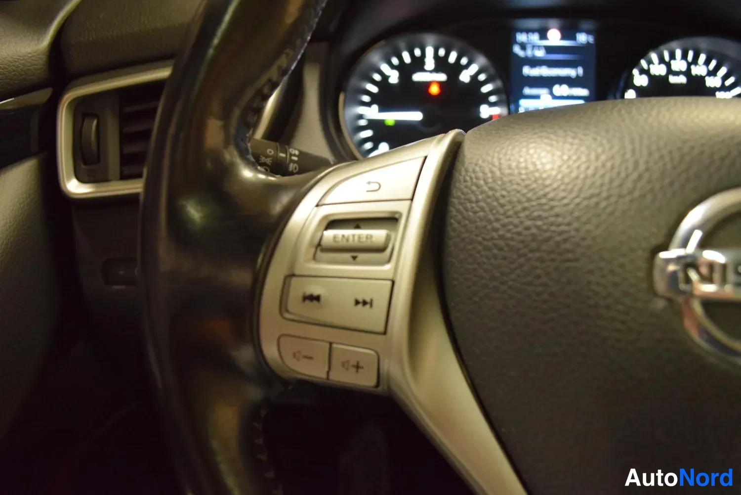 Violetti Nissan Qashqai 2014, ulkokuva 17 – Raisio