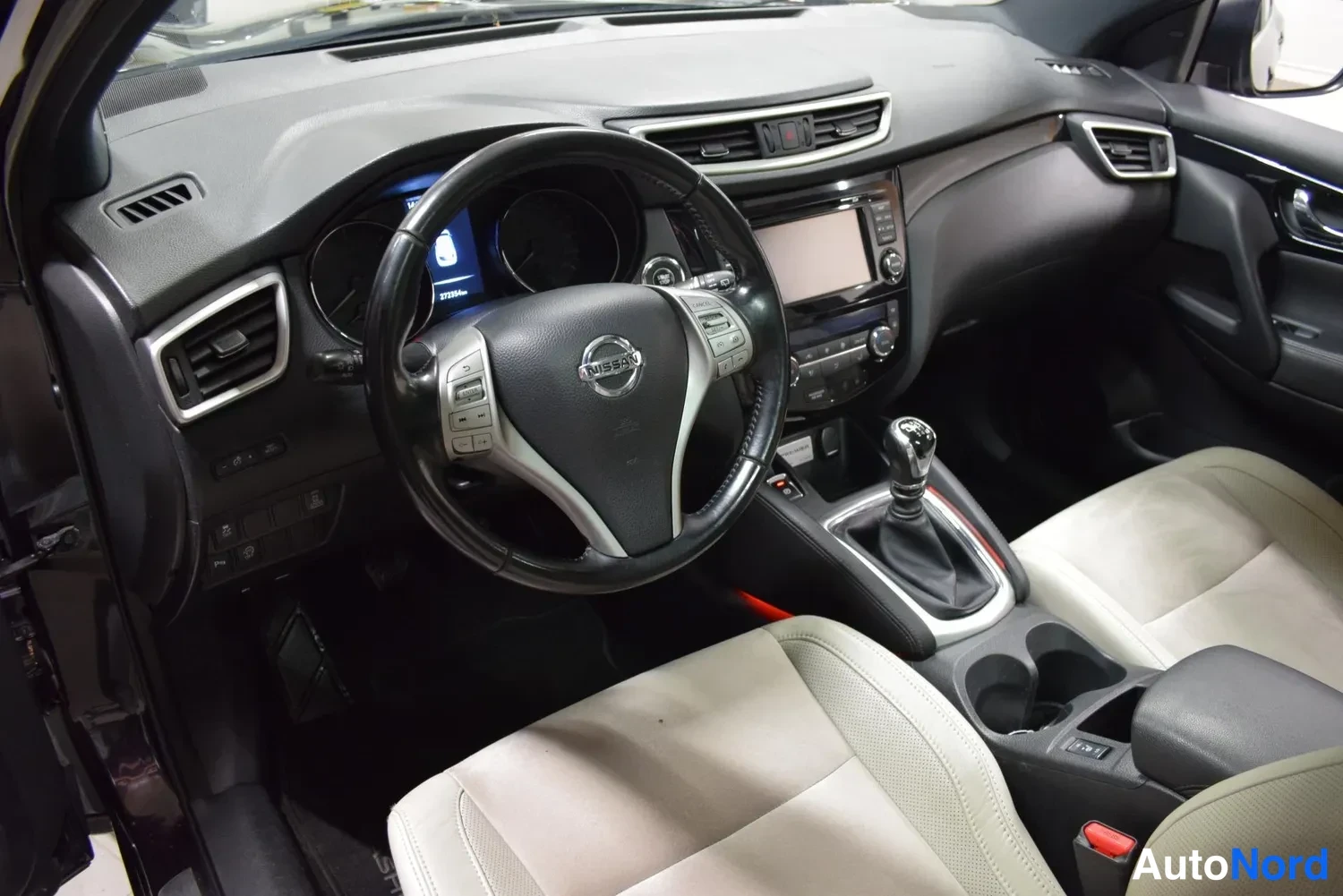 Violetti Nissan Qashqai 2014, ulkokuva 8 – Raisio