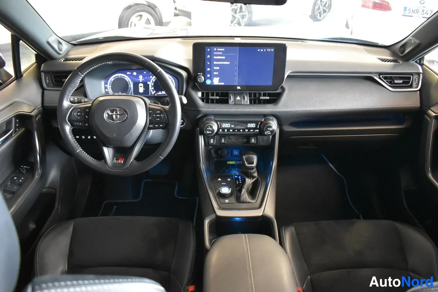 Musta Toyota RAV4 2023, ulkokuva 11 – Raisio