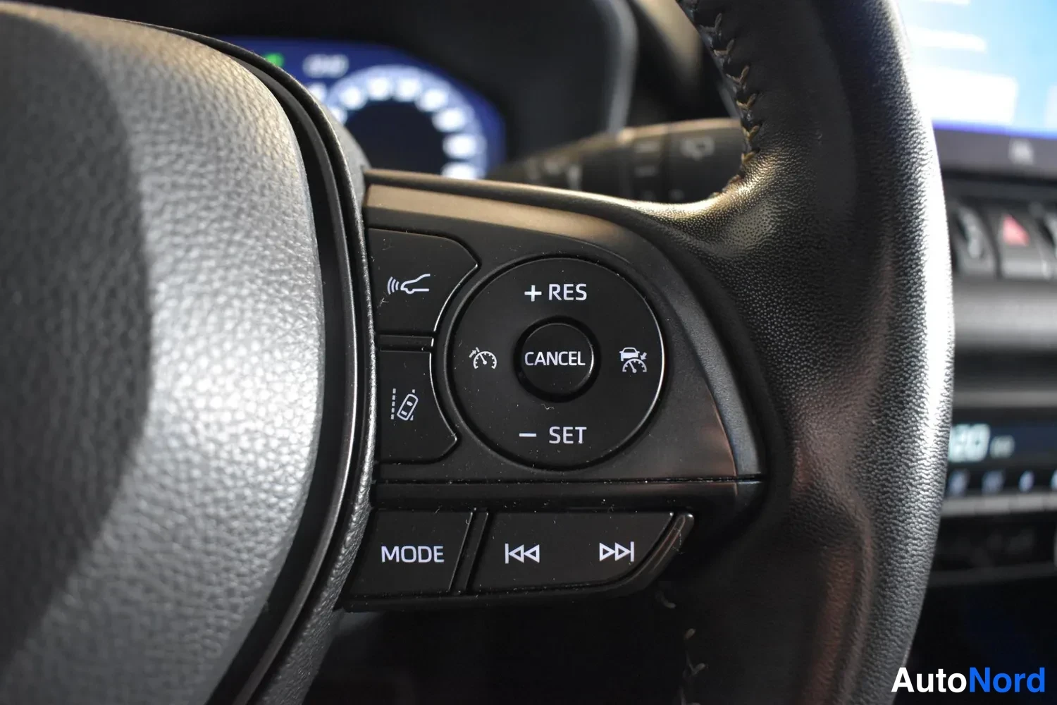 Musta Toyota RAV4 2023, ulkokuva 15 – Raisio