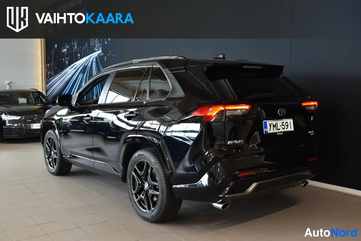 Musta Toyota RAV4 2023, ulkokuva 3 – Raisio