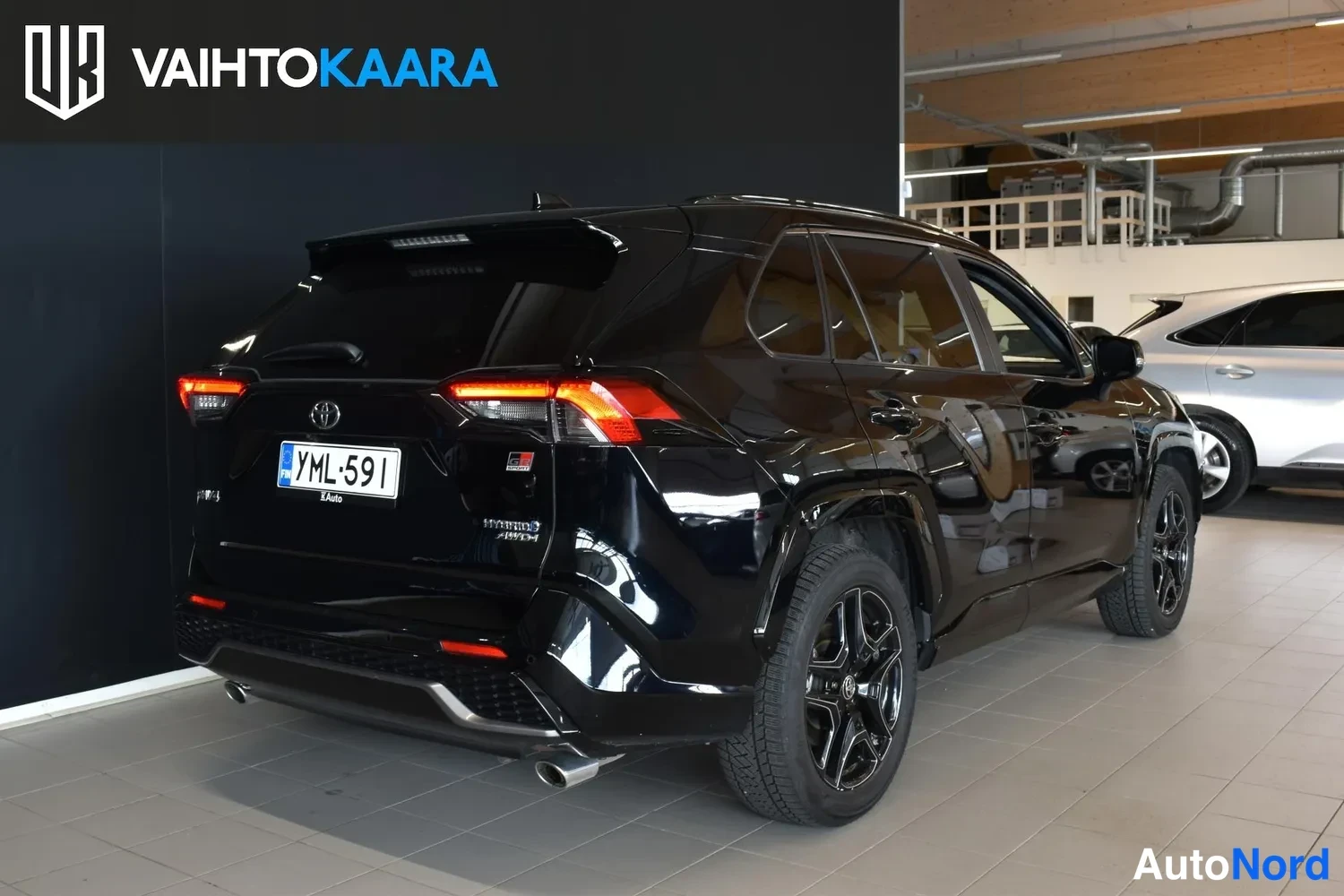 Musta Toyota RAV4 2023, ulkokuva 5 – Raisio