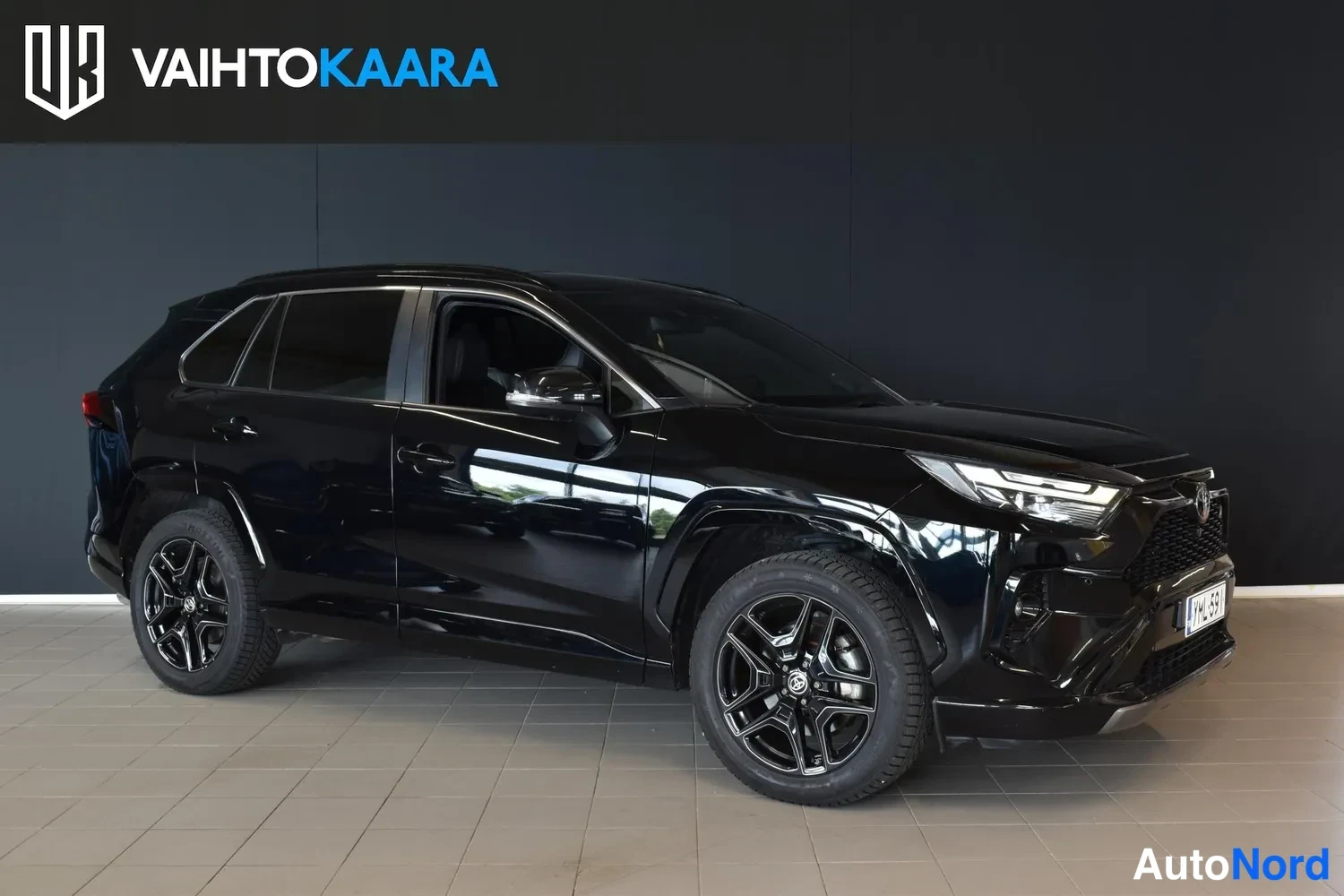 Musta Toyota RAV4 2023, ulkokuva 6 – Raisio