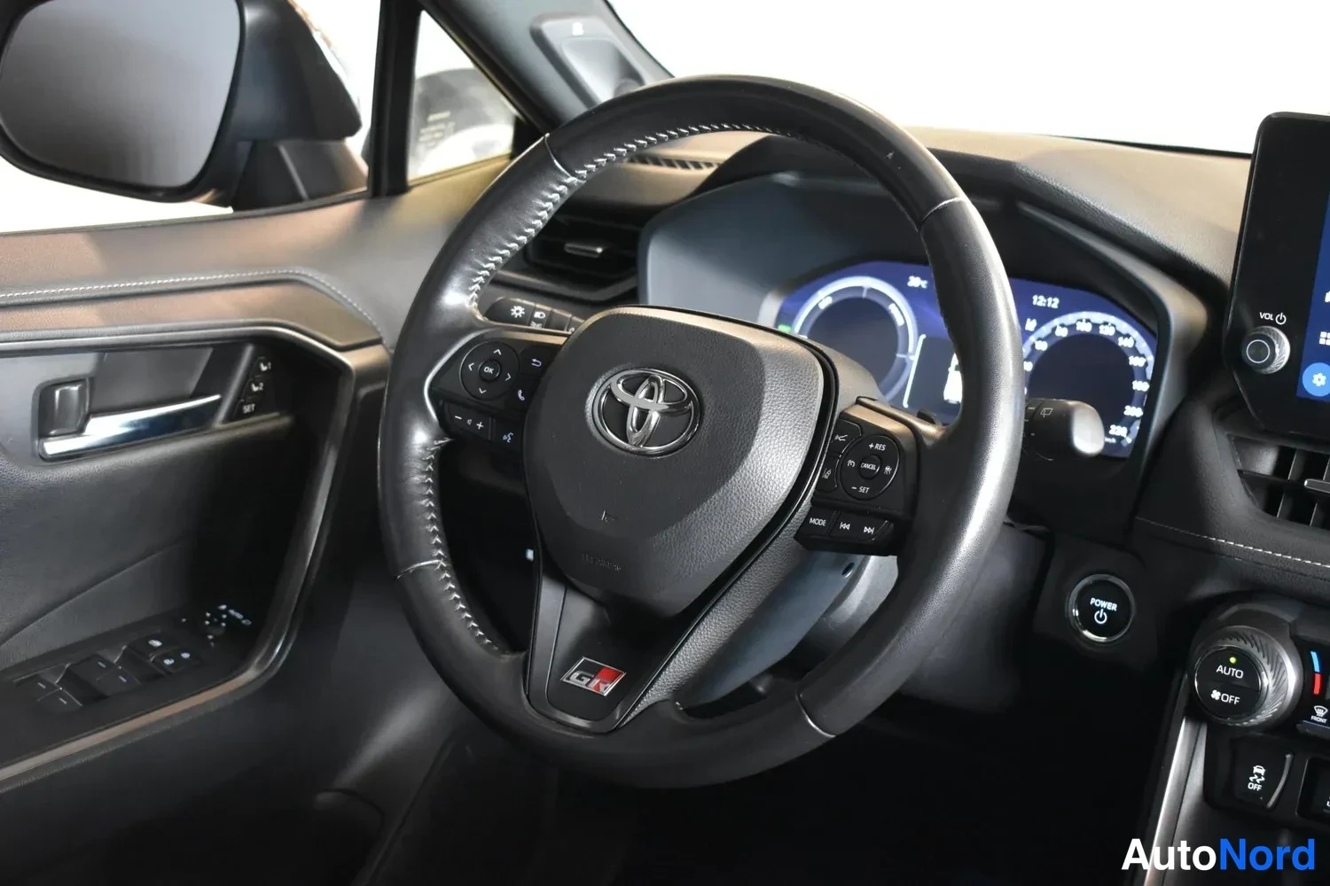 Musta Toyota RAV4 2023, ulkokuva 10 – Raisio