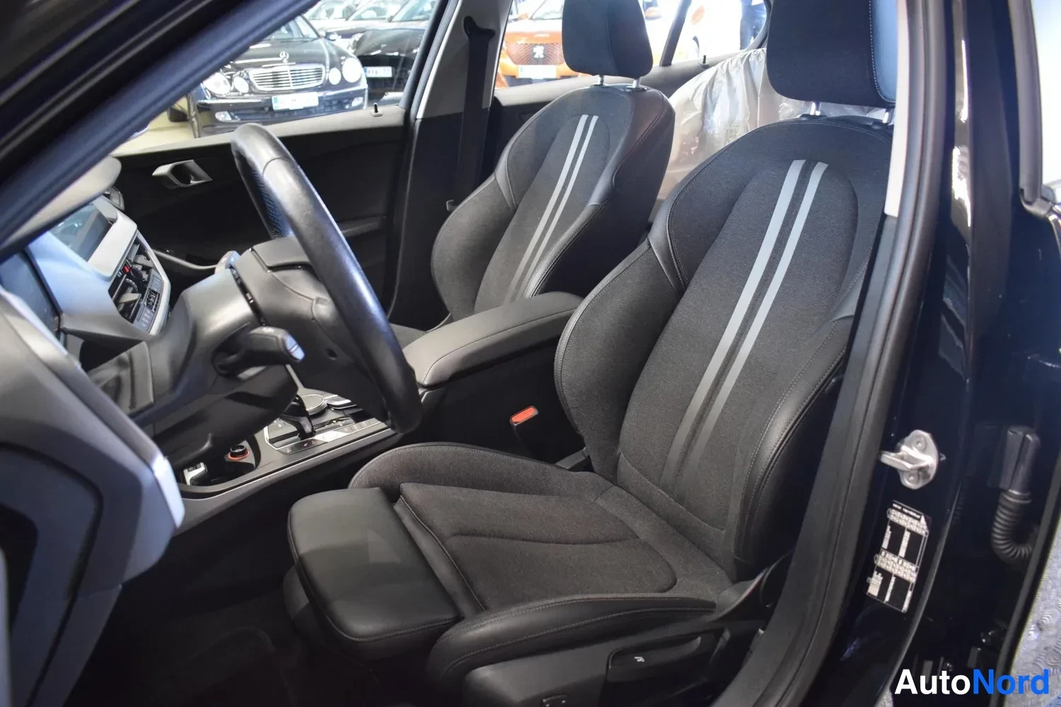 Musta BMW 118i 2022, ulkokuva 9 – Raisio