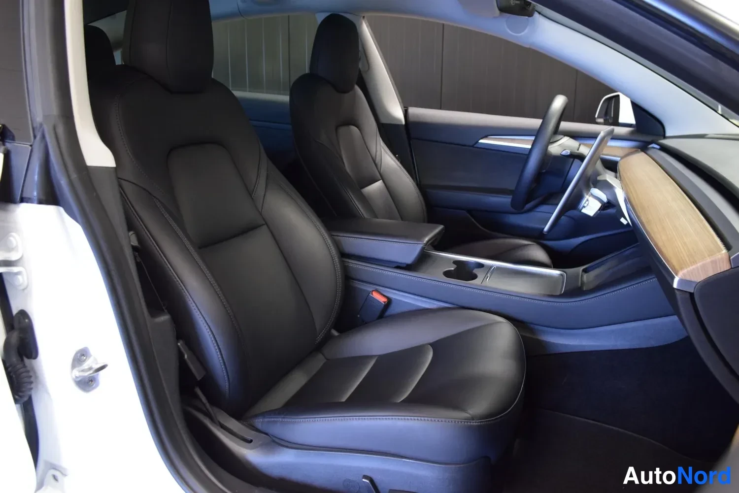 Valkoinen Tesla Model 3 Performance 2022, ulkokuva 12 – Raisio