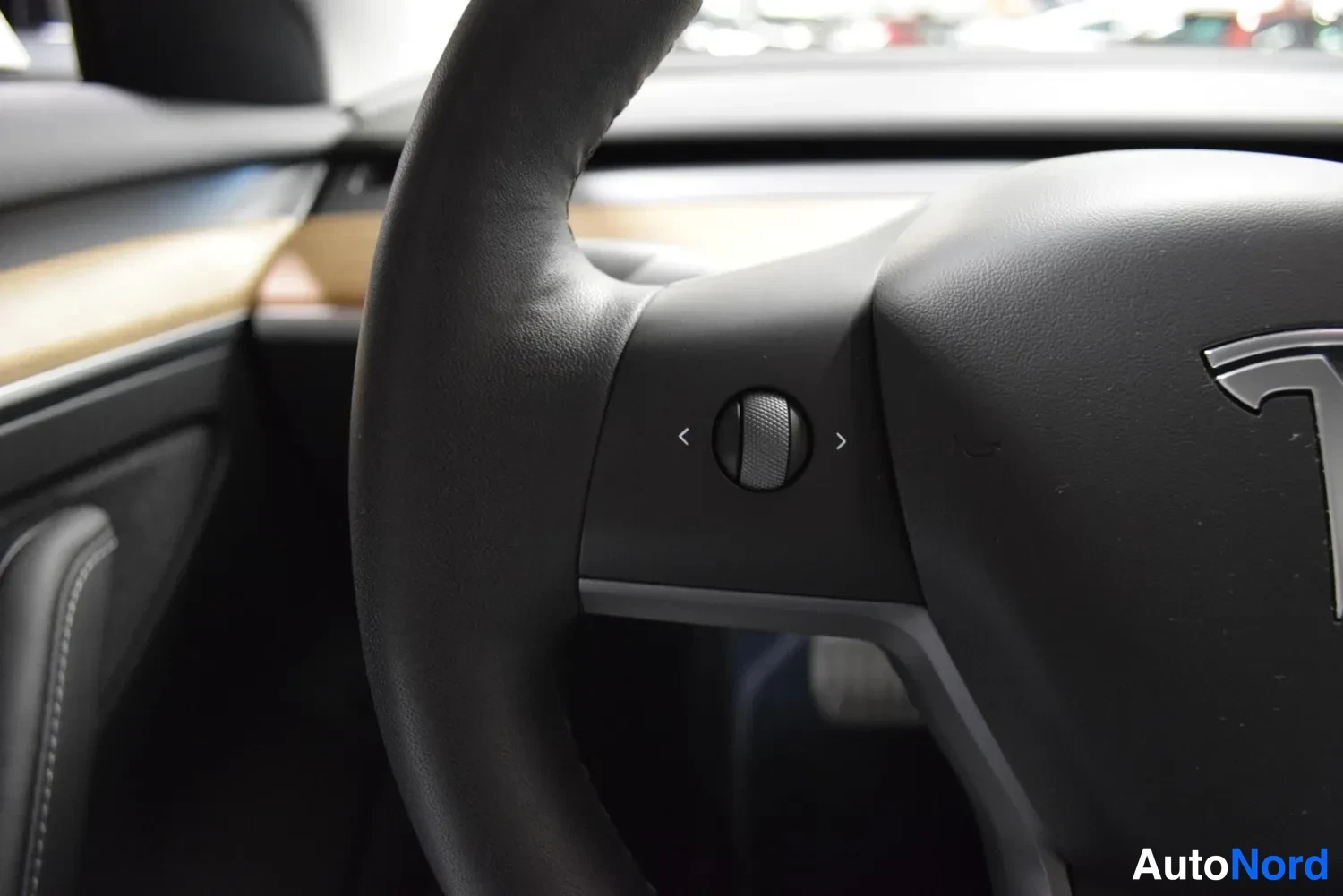 Valkoinen Tesla Model 3 Performance 2022, ulkokuva 16 – Raisio