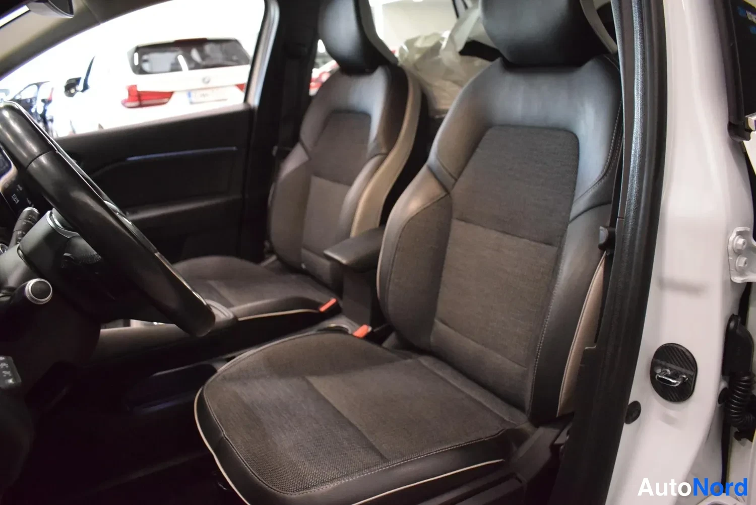Valkoinen Renault Captur 2021, ulkokuva 8 – Raisio