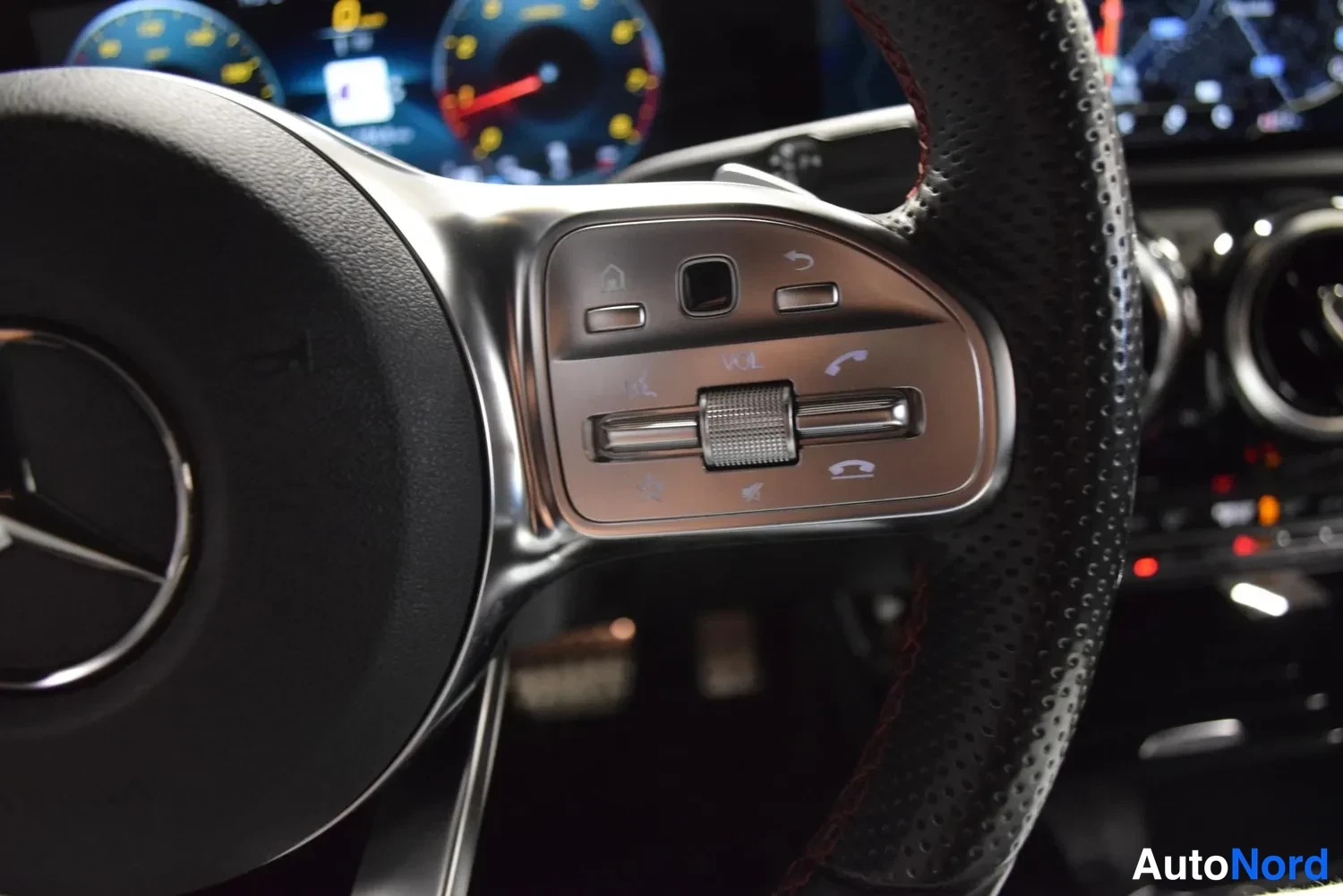 Harmaa Mercedes-Benz CLA 180 2020, ulkokuva 17 – Raisio