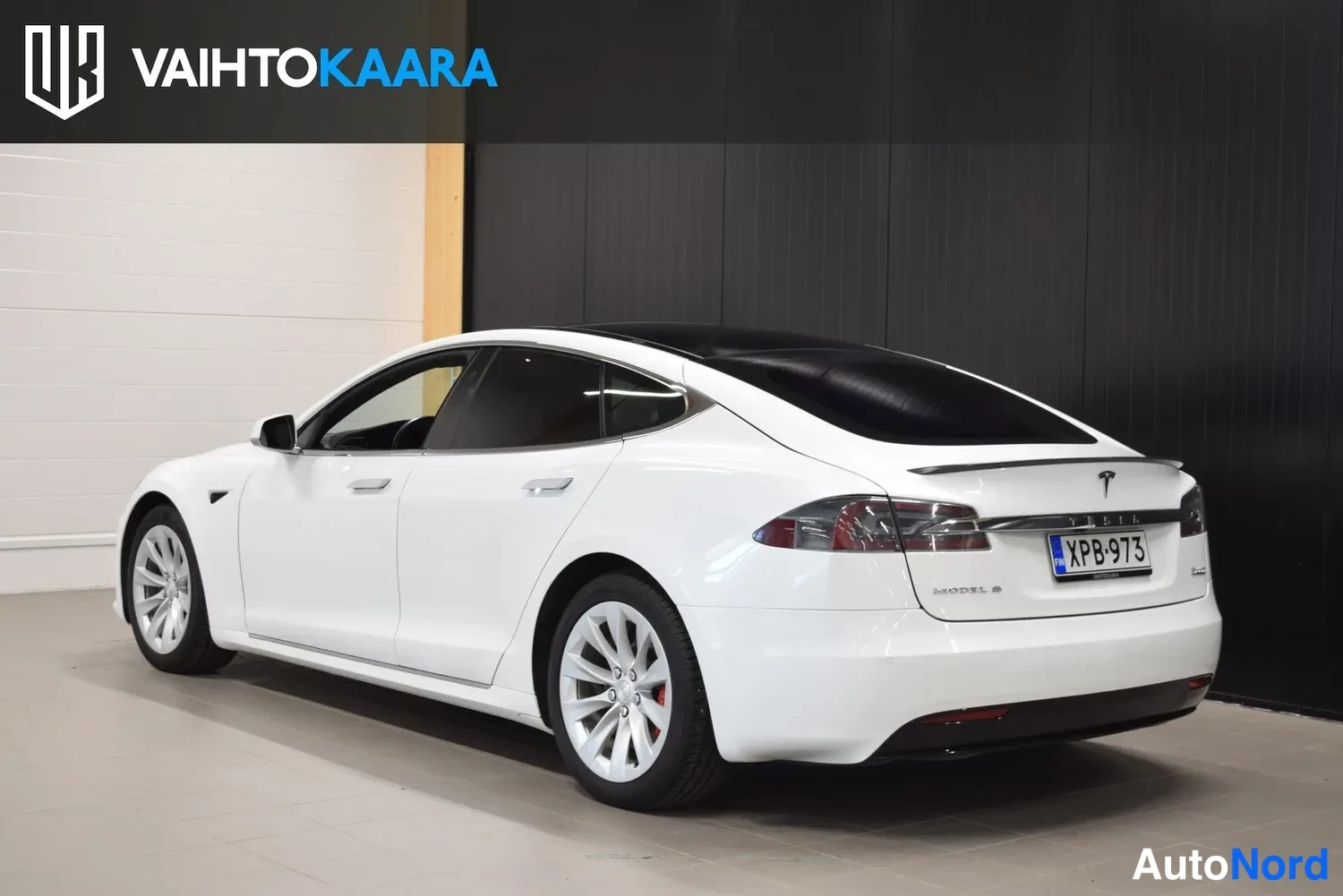 Valkoinen Tesla Model S 2017, ulkokuva 3 – Raisio