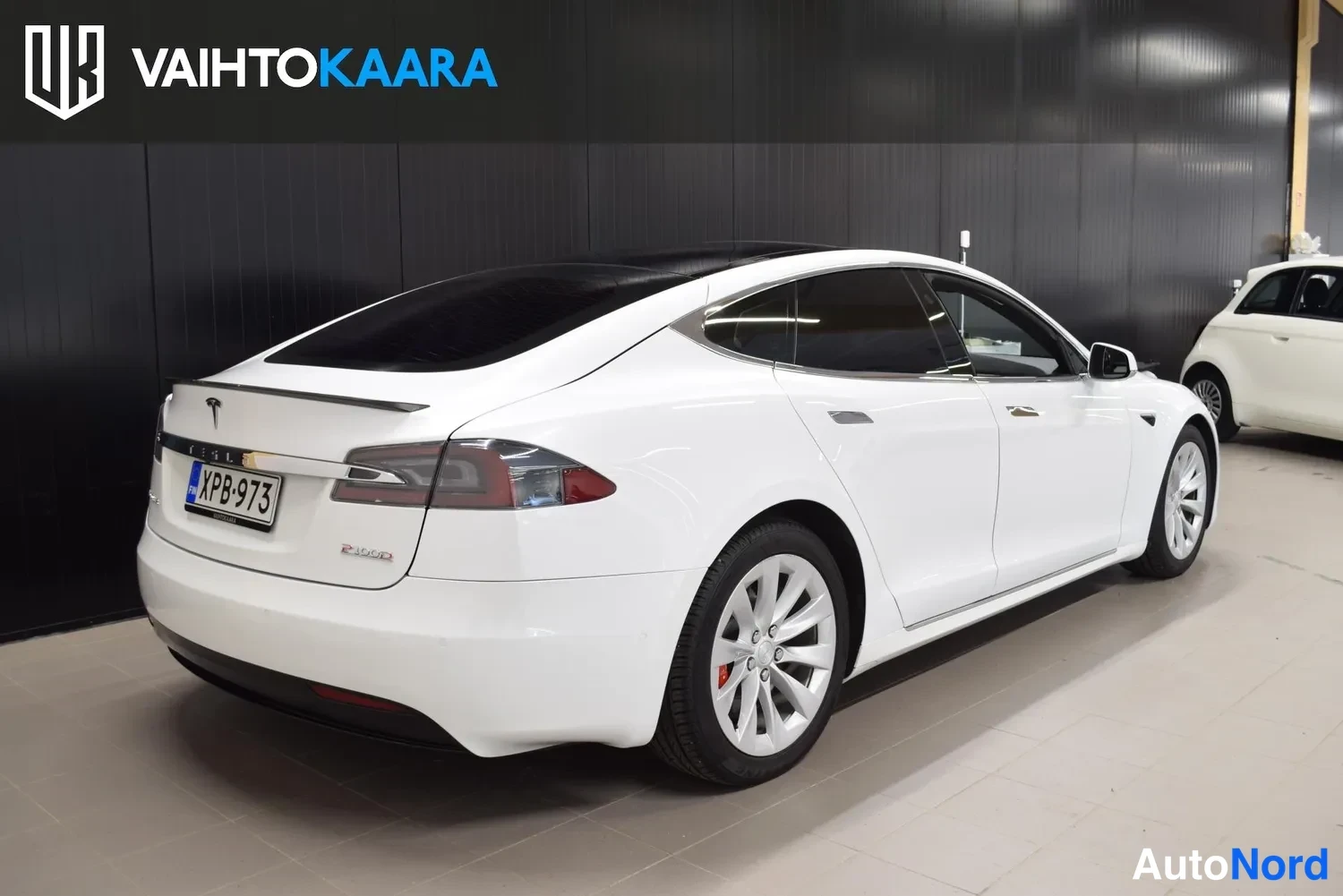 Valkoinen Tesla Model S 2017, ulkokuva 4 – Raisio