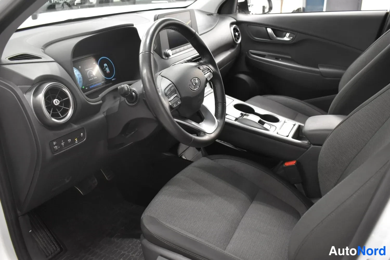 Valkoinen Hyundai Kona electric 2022, ulkokuva 8 – Raisio