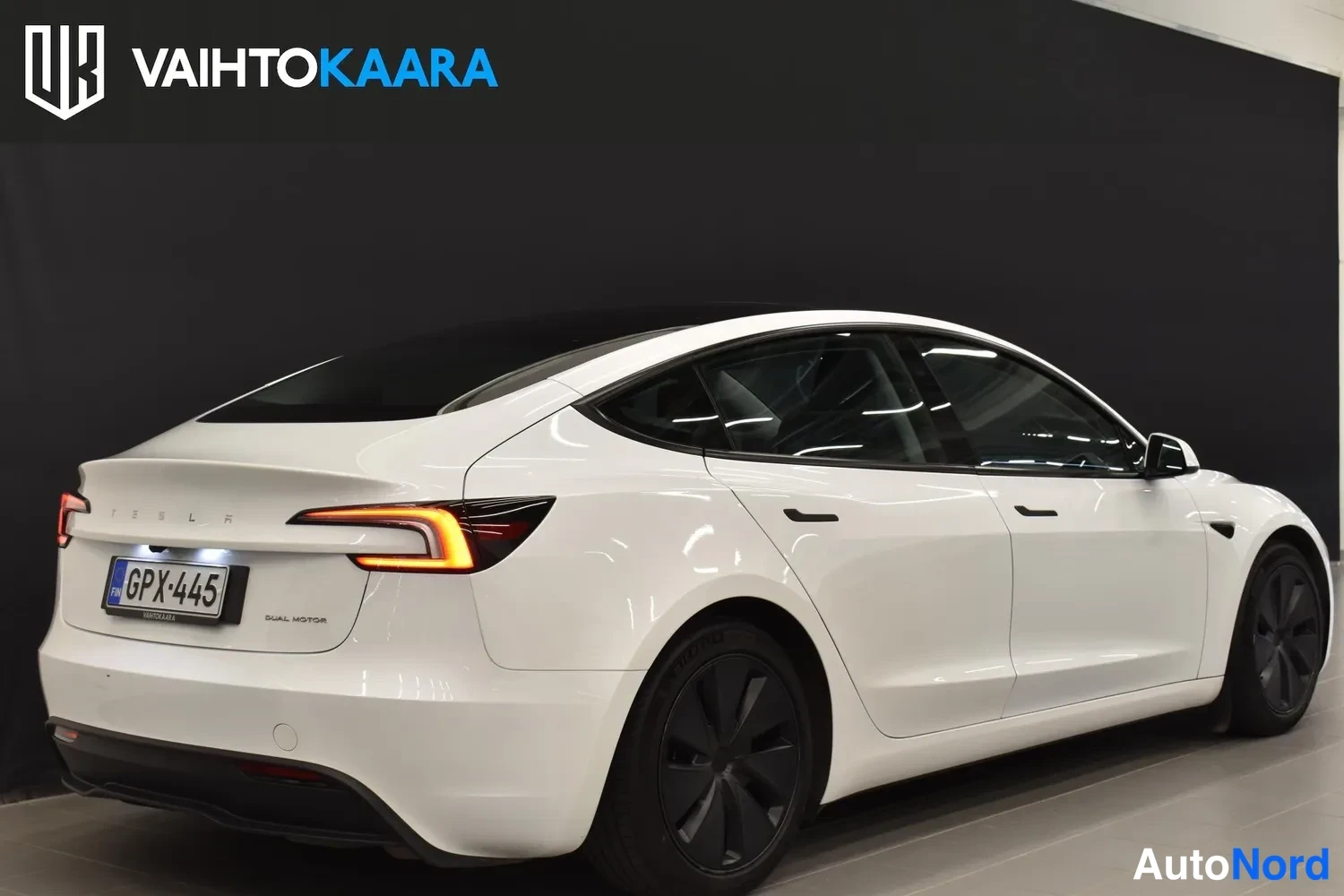 Valkoinen Tesla Model 3 2024, ulkokuva 6 – Raisio