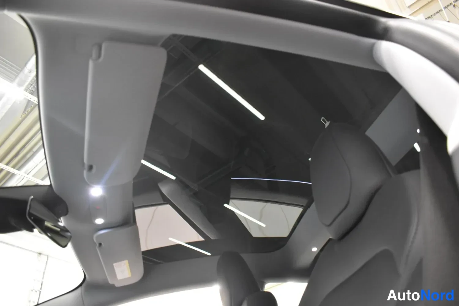 Valkoinen Tesla Model 3 2024, ulkokuva 9 – Raisio