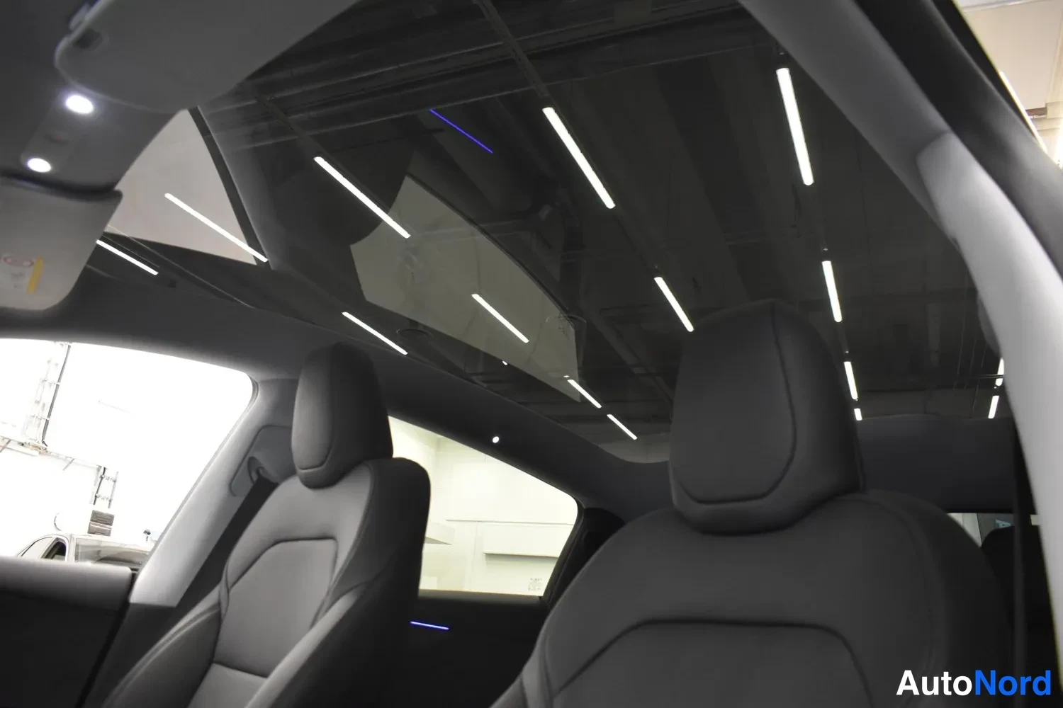 Harmaa Tesla Model Y 2025, ulkokuva 21 – Raisio