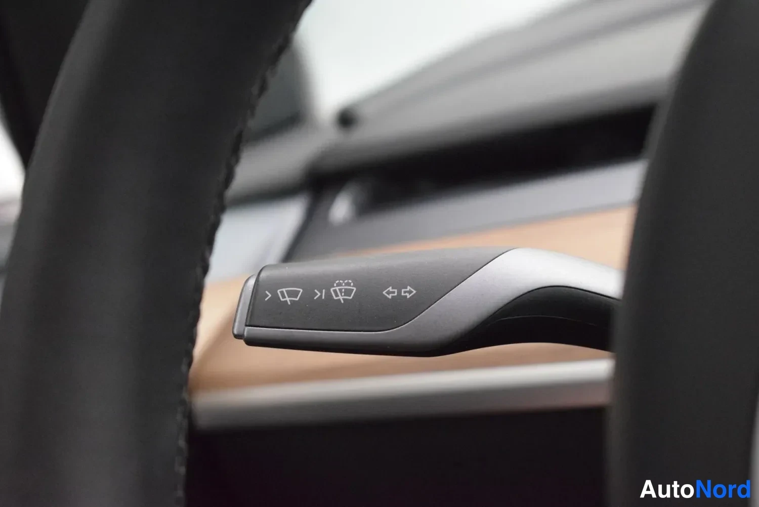 Valkoinen Tesla Model Y 2023, ulkokuva 16 – Raisio