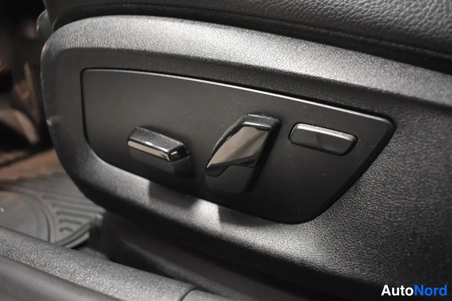 Sininen BMW 530e 2019, ulkokuva 13 – Raisio