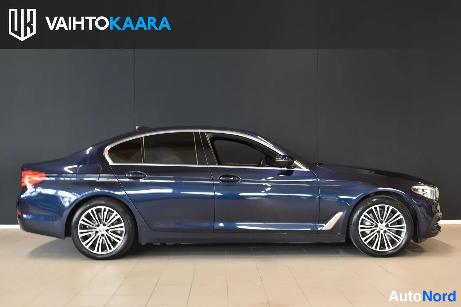 Sininen BMW 530e 2019, ulkokuva 5 – Raisio