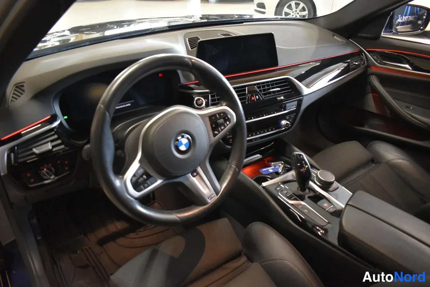 Sininen BMW 530e 2019, ulkokuva 7 – Raisio