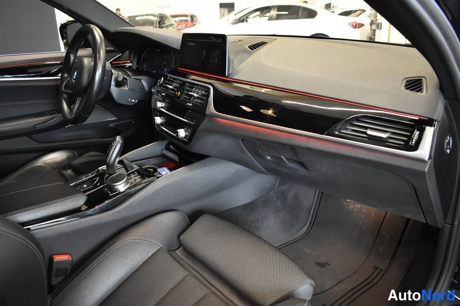Sininen BMW 530e 2019, ulkokuva 9 – Raisio