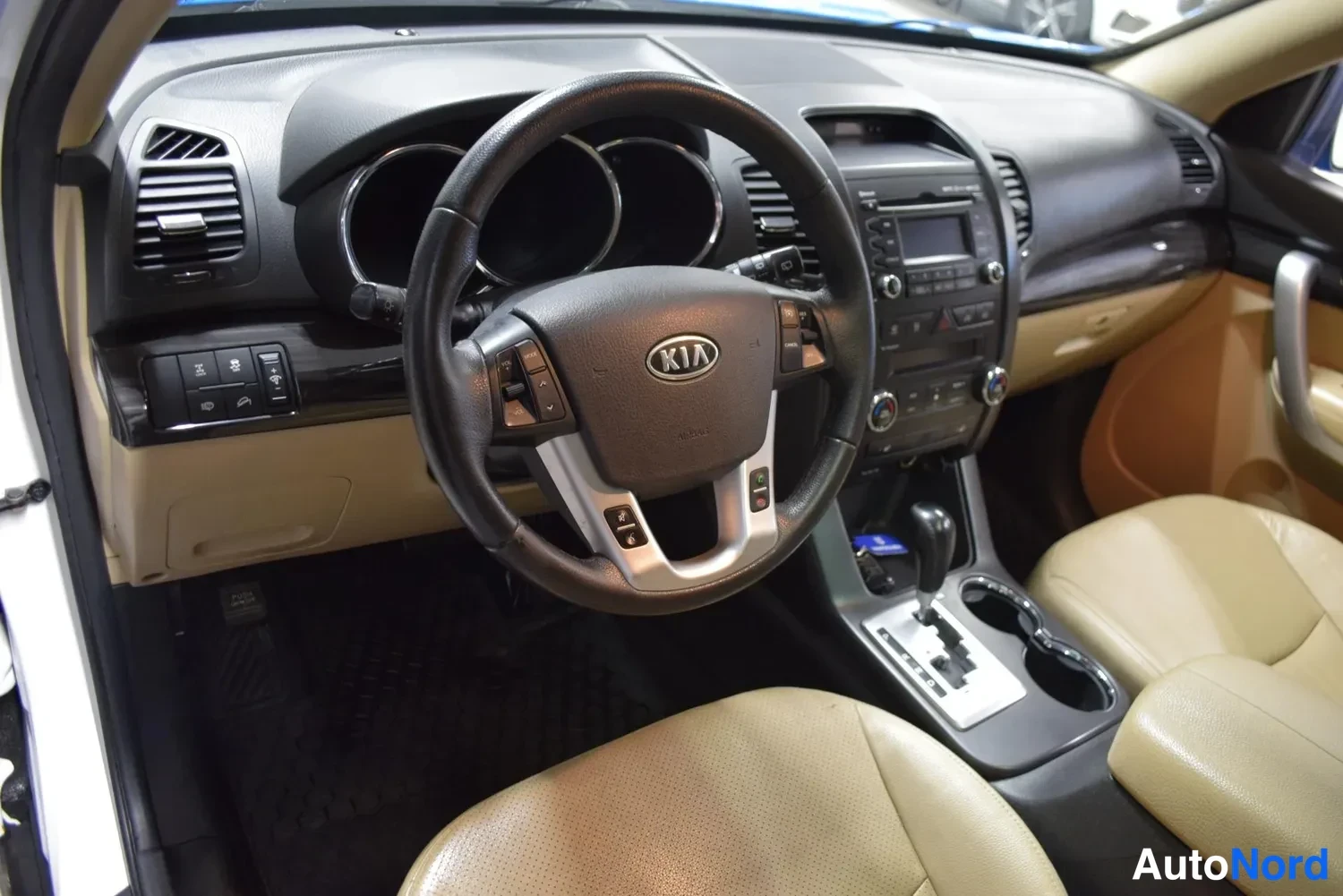 Sininen Kia Sorento 2011, ulkokuva 8 – Raisio