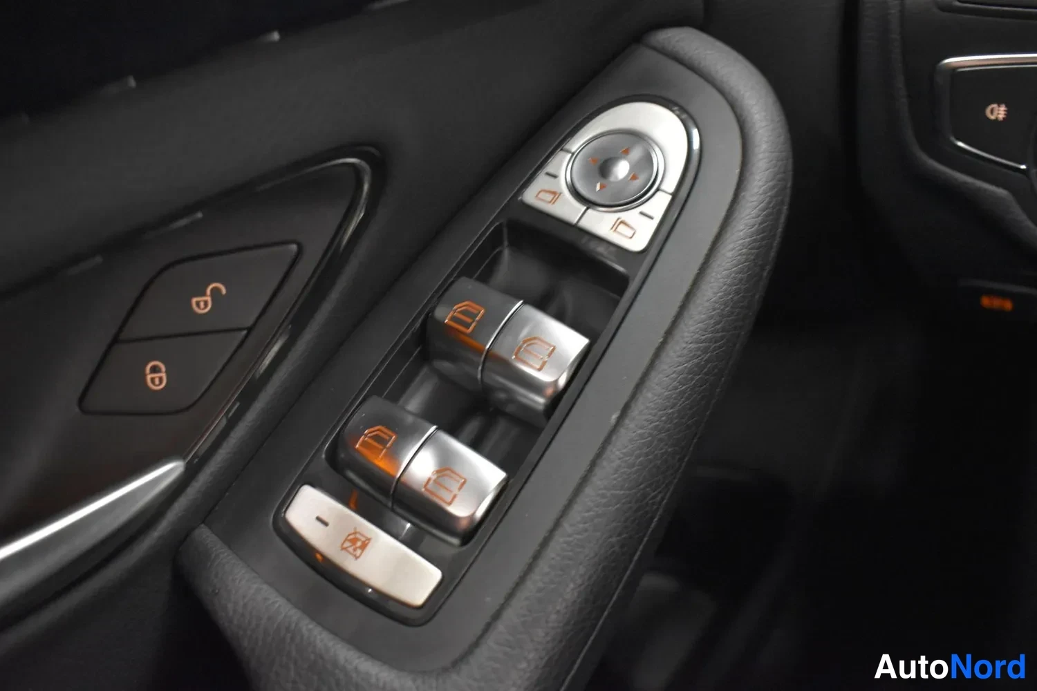 Valkoinen Mercedes-Benz C 180 BlueTEC 2015, ulkokuva 20 – Raisio