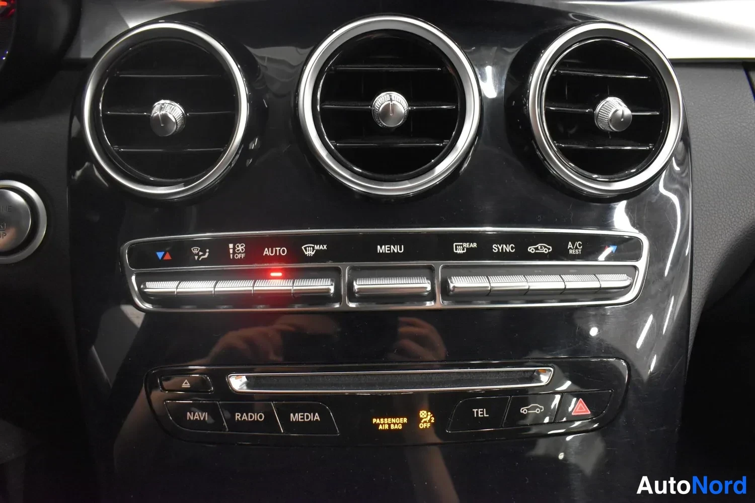 Valkoinen Mercedes-Benz C 180 BlueTEC 2015, ulkokuva 23 – Raisio