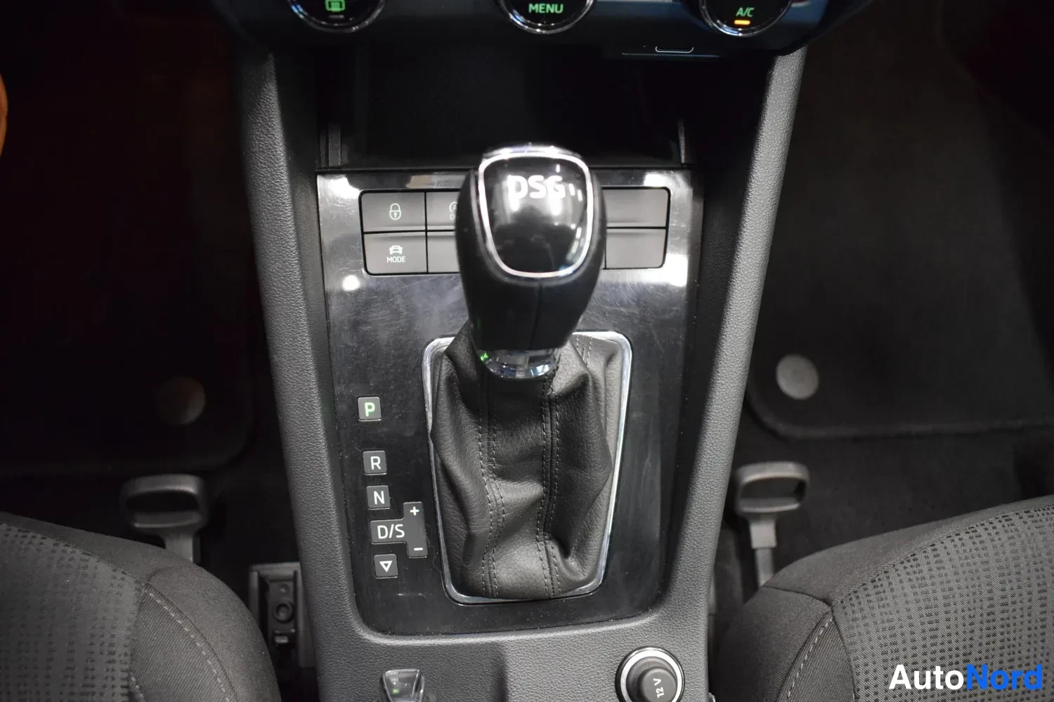 Valkoinen Skoda Octavia 2019, ulkokuva 12 – Raisio