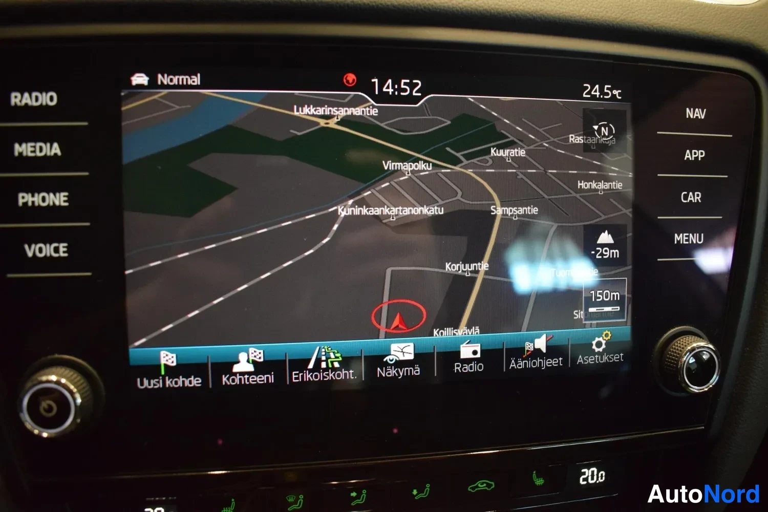 Valkoinen Skoda Octavia 2019, ulkokuva 16 – Raisio
