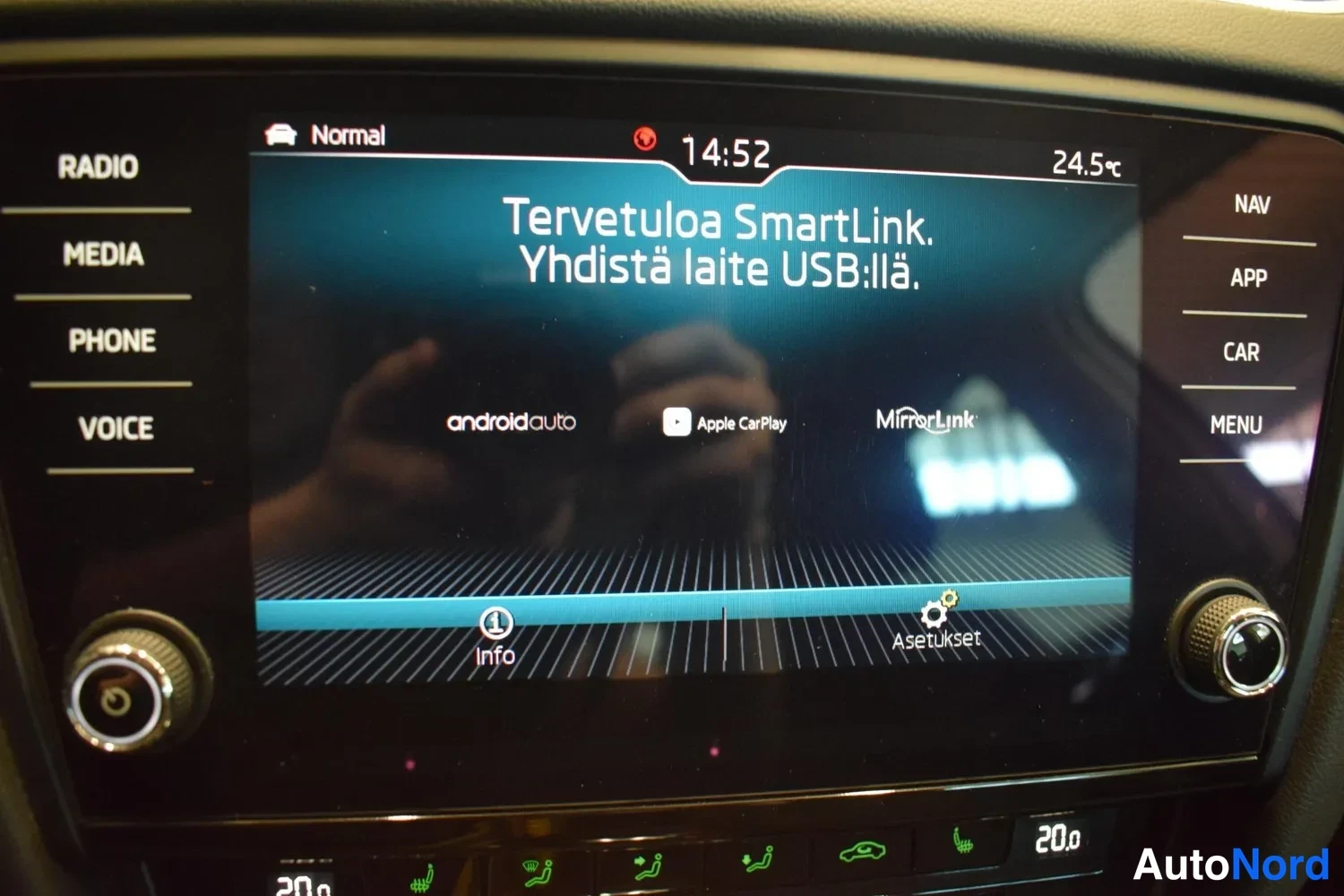 Valkoinen Skoda Octavia 2019, ulkokuva 17 – Raisio